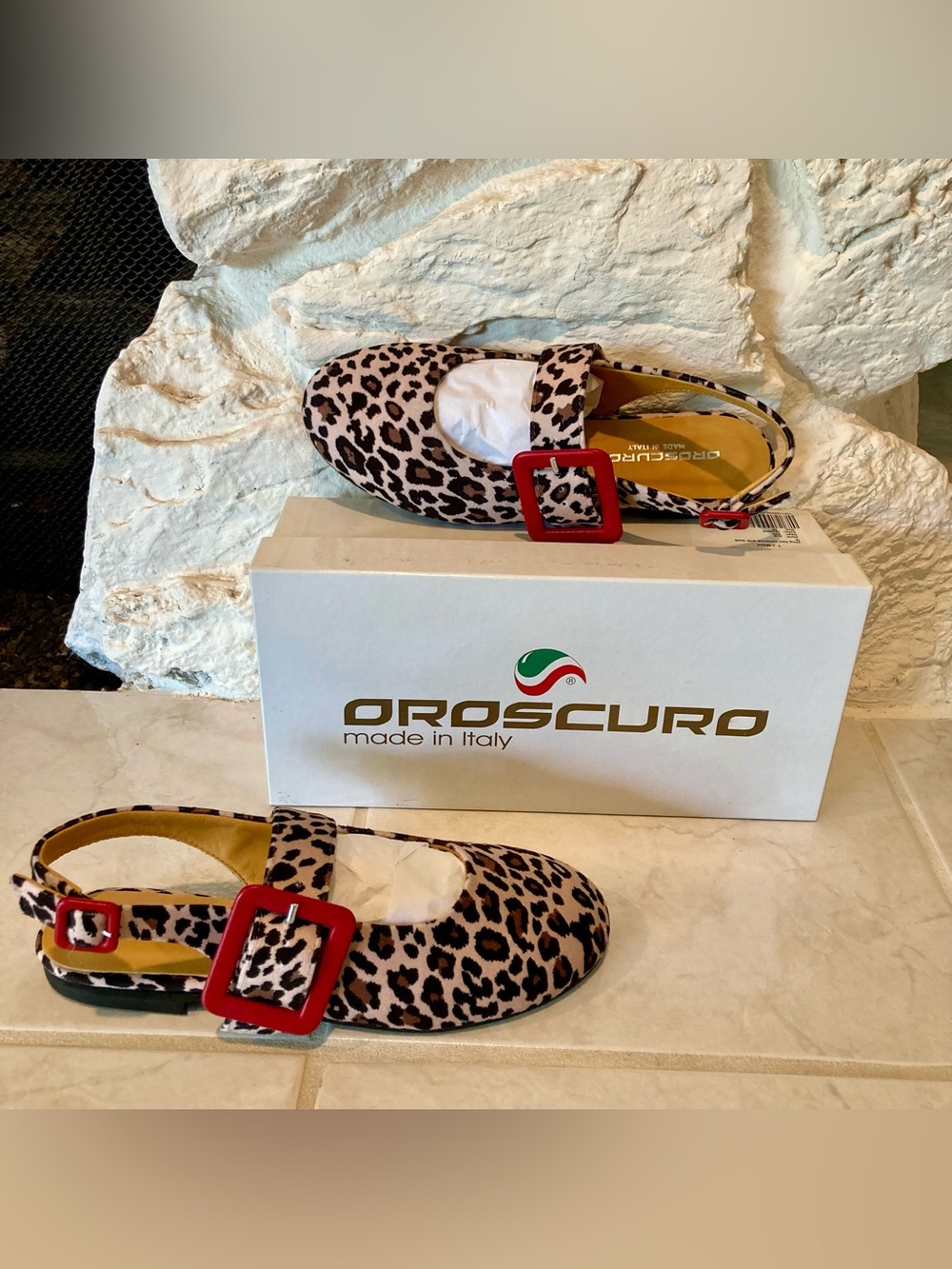 NIB Oroscuro slingback ballerina flats in leopard print accented w/ red buckles